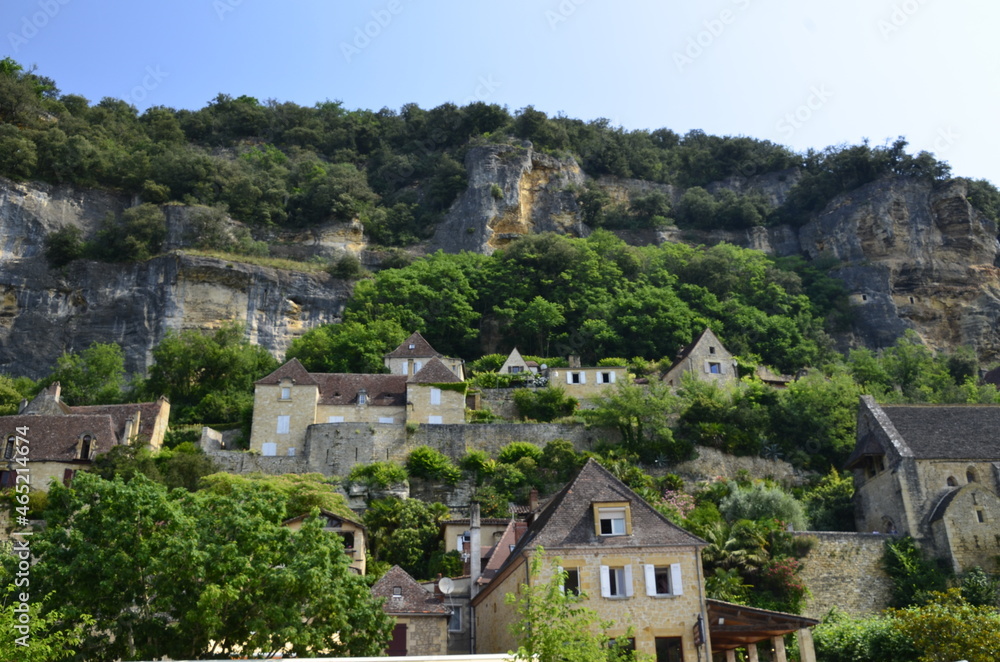 La Roque-Gageac, Francia. Localidad situada a pies de un acantilado y a orillas del rio Dordoña.