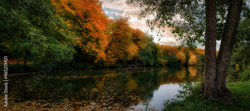 Herbstliches Seepanorama