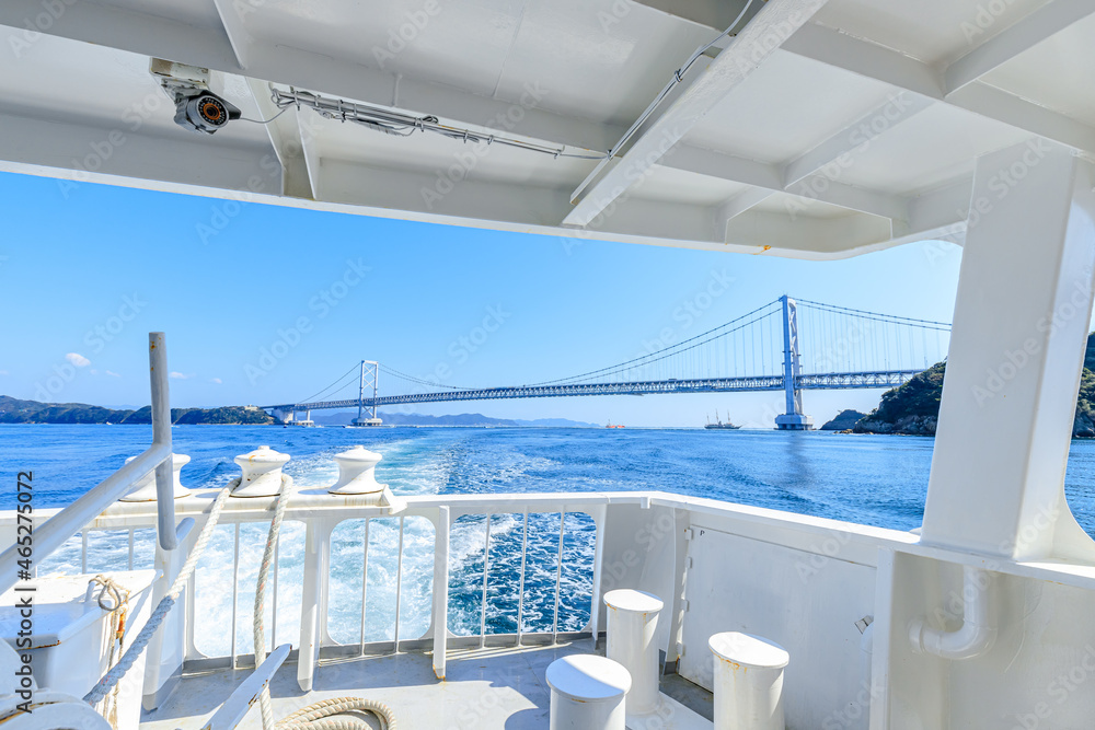 Fototapeta premium 観潮船から見た景色 徳島県鳴門市 Scenery seen from the tide boat Tokushima-ken Naruto city