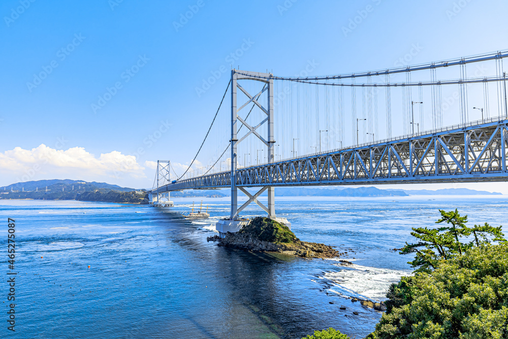 Naklejka premium 千畳敷から見た大鳴門橋 徳島県鳴門市 Naruto Bridge seen from the Senjojiki Tokushima-ken Naruto city