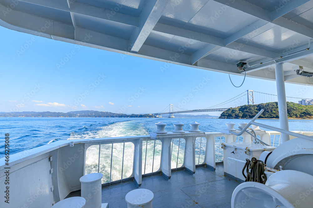 Fototapeta premium 観潮船から見た景色 徳島県鳴門市 Scenery seen from the tide boat Tokushima-ken Naruto city