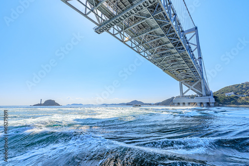 Obraz na plátně 大鳴門橋と渦潮　徳島県鳴門市　Naruto Bridge and whirlpools