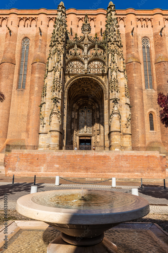 Obraz premium The Sainte Cécile cathedral and the baldachin in Albi, in the Tarn, in Occitanie, France