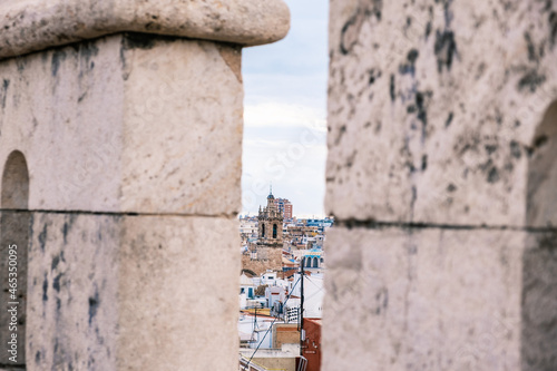 Vista e la iglesia de San Agustín desde las Torres de Quart de Valencia