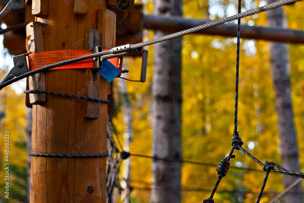 Lugar Rope Rope park for children. Extreme outdoor entertainment. Slings, ropes ...