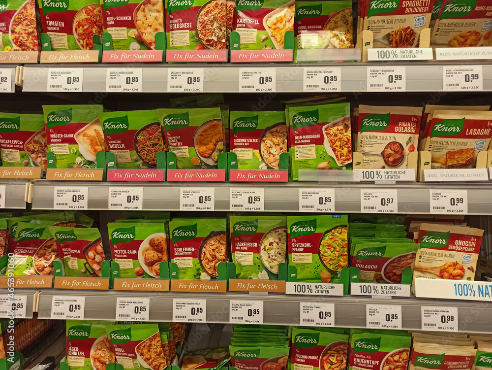 Knorr Fix Tüten Regal in einem Supermarkt in Deutschland Stock Photo |  Adobe Stock