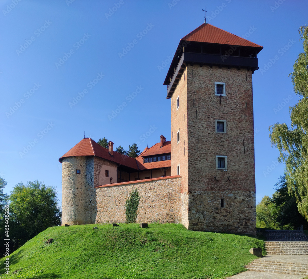 Scenic view of the majestic medieval castle Dubovac, positioned on the hill in the forrest near Karlovac, Croatia. Scenic view of the majestic medieval castle Dubovac, positioned on the hill in the forrest near Karlovac, Croatia.
