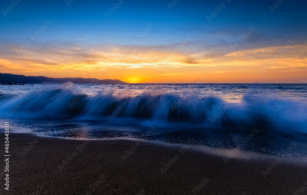 Obraz premium Sunset Ocean Wave