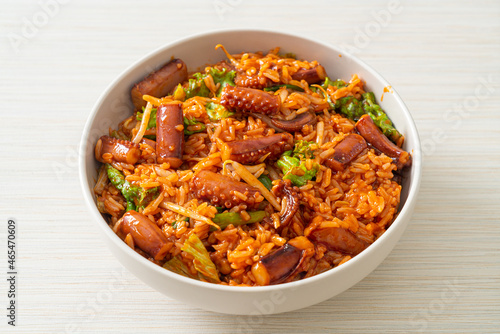 Stir-fried squid or octopus with Korean spicy sauce rice bowl