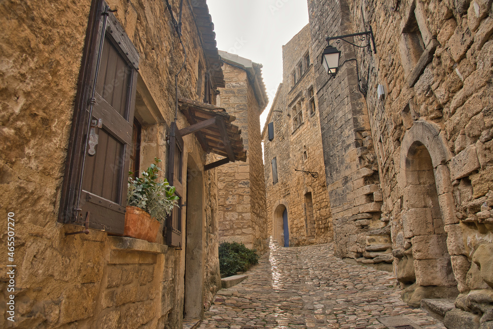 Wunderschönes Dorf Lacoste in der Provence im Luberon Wunderschönes Dorf Lacoste in der Provence im Luberon