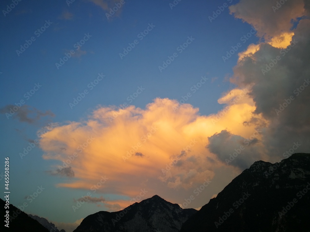Nuvole al tramonto sulle Dolomiti