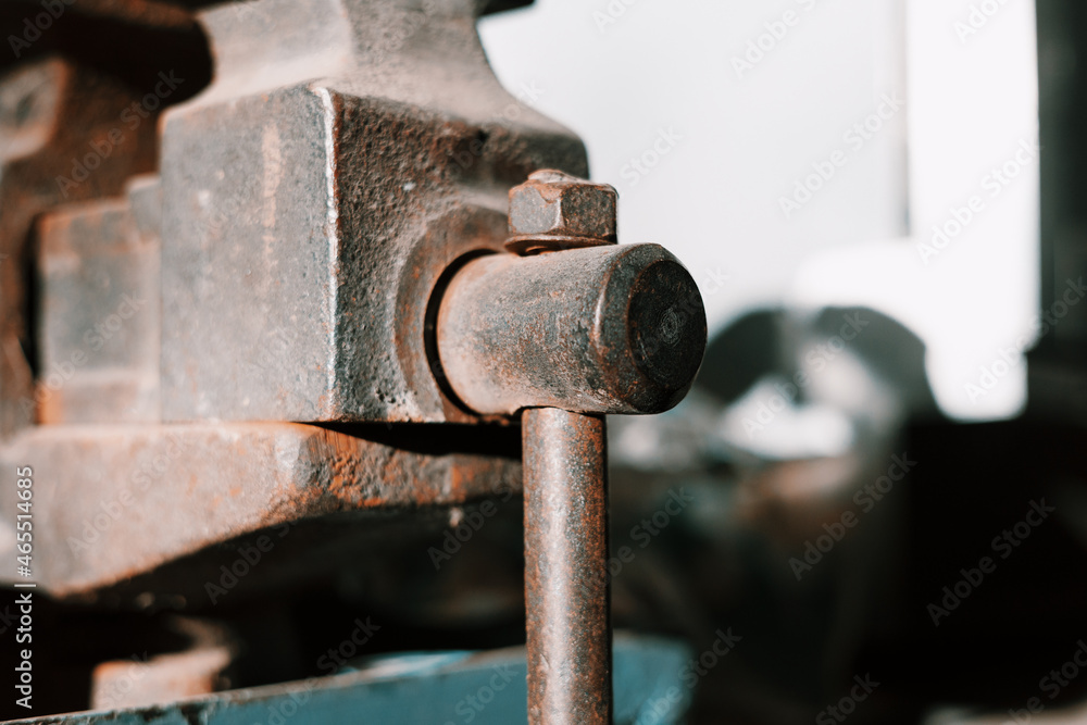 close up of an rusty metal vice . close up of an rusty metal vice .