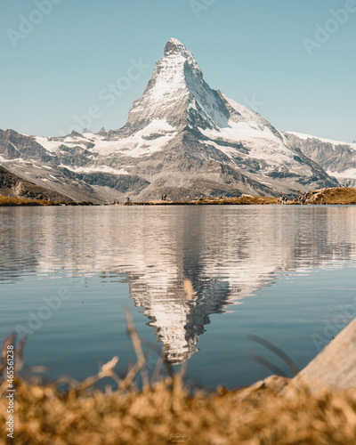 Mirroring the Toblerone  photo