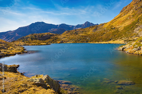 Fototapeta Naklejka Na Ścianę i Meble -  Panoramic view of the middle lake of Tristaina, Arcalis, Andorra