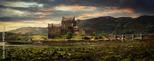 Vászonkép Scottish castle at sunset