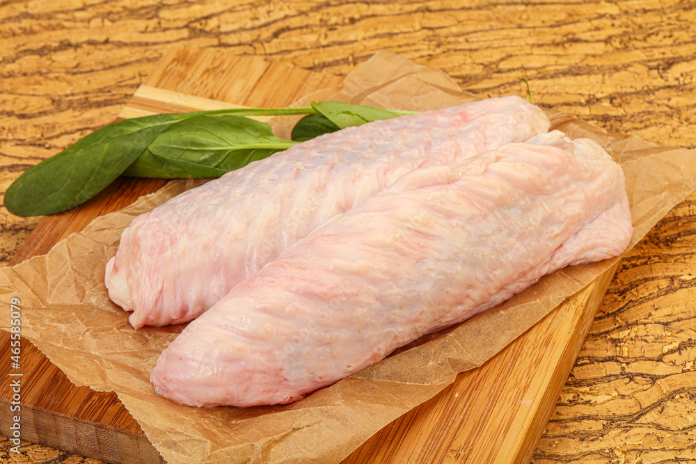 Raw turkey wings for cooking