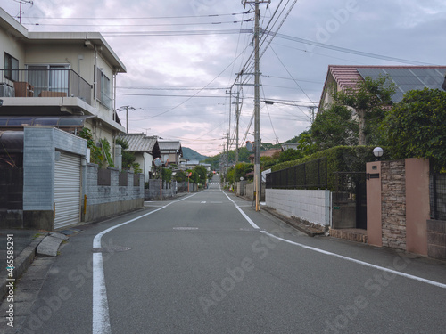日本の住宅街 © ohira02