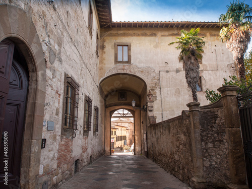 Italia,Toscana, Siena, il paese di Colle val d'Elsa. Palazzo Campana. © gimsan