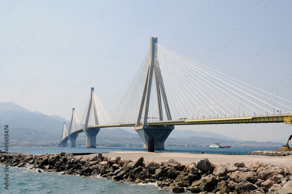 Obraz premium Charilaos-Trikoupis-Brücke bei Patras