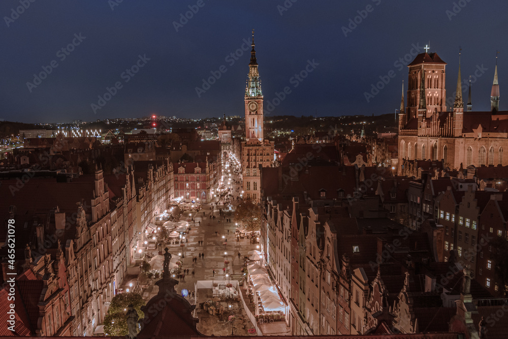 gdansk dluga street and city hall at night 