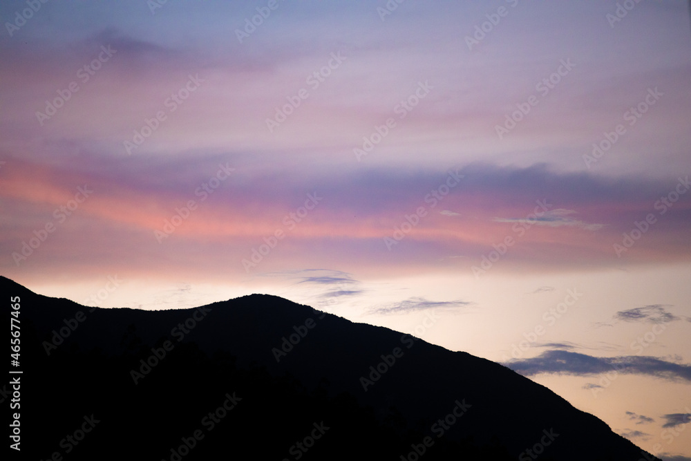 Obraz premium sunset over the mountains