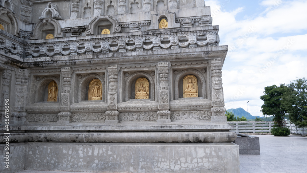 Obraz premium Mahabodhi temple, bodh gaya, India. Buddha attained enlightenment here. , thailand 