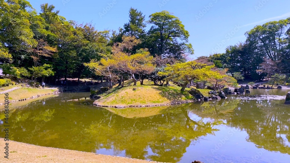 日本の国宝・彦根城の日本庭園「玄宮園」