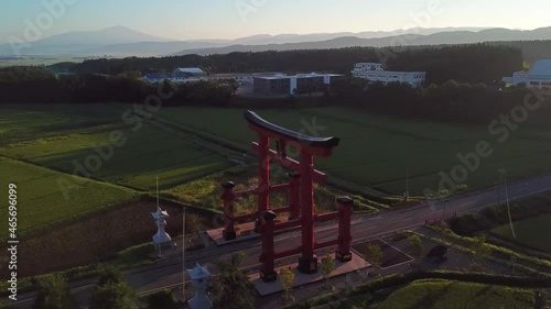 【山形】朝日の羽黒山大鳥居 photo