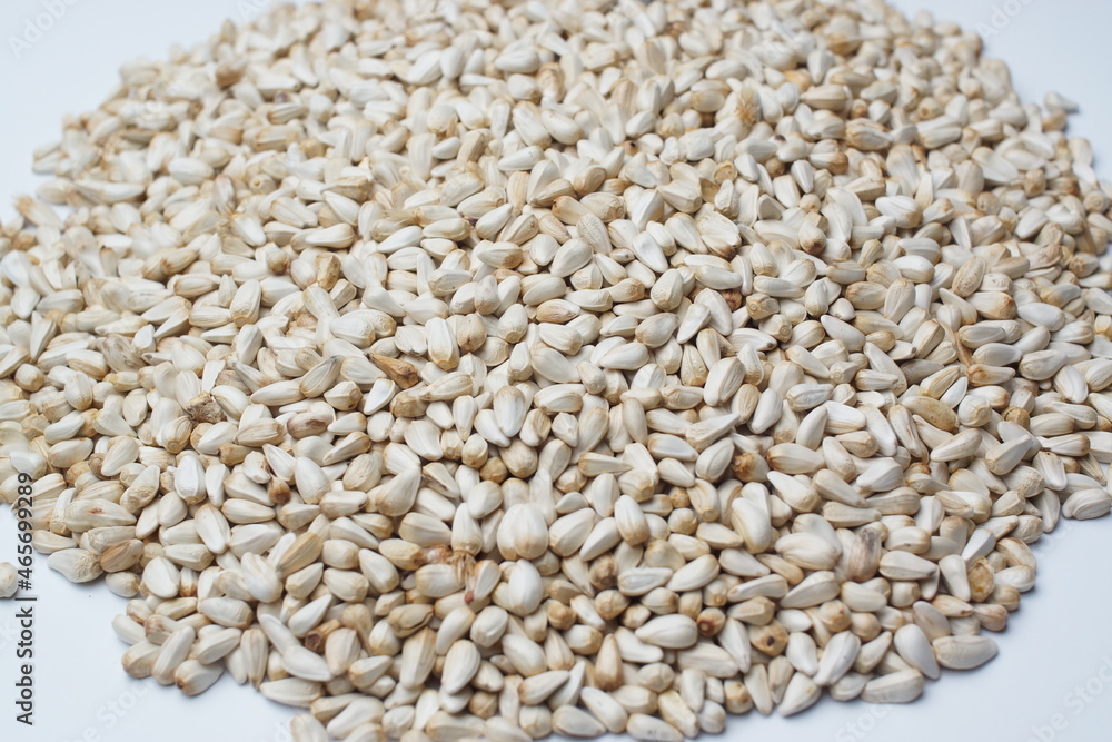 safflower seed isolated on white background
safflower seed isolated on white background
