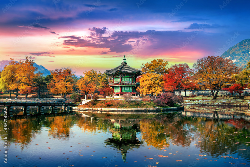 Gyeongbokgung Palace in autumn,South Korea. - obrazy, fototapety, plakaty 