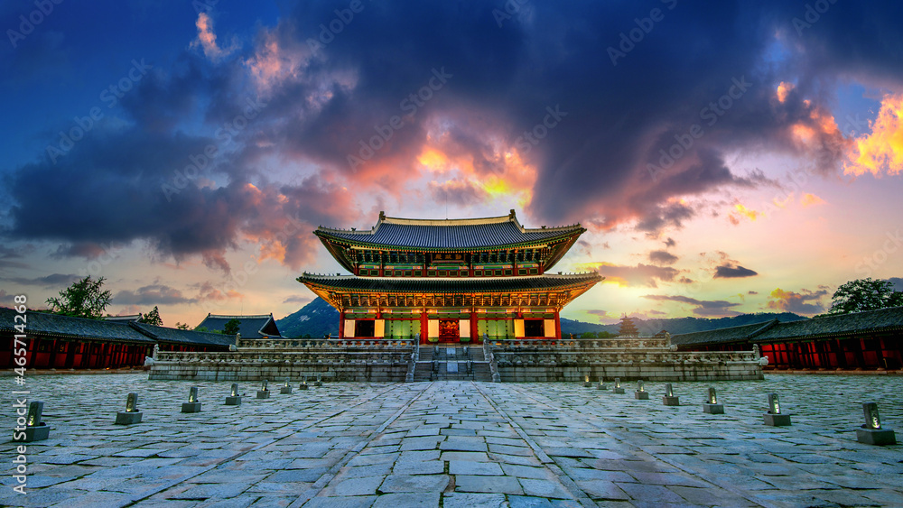 Gyeongbokgung palace at twilight in Seoul, South Korea. - obrazy, fototapety, plakaty 