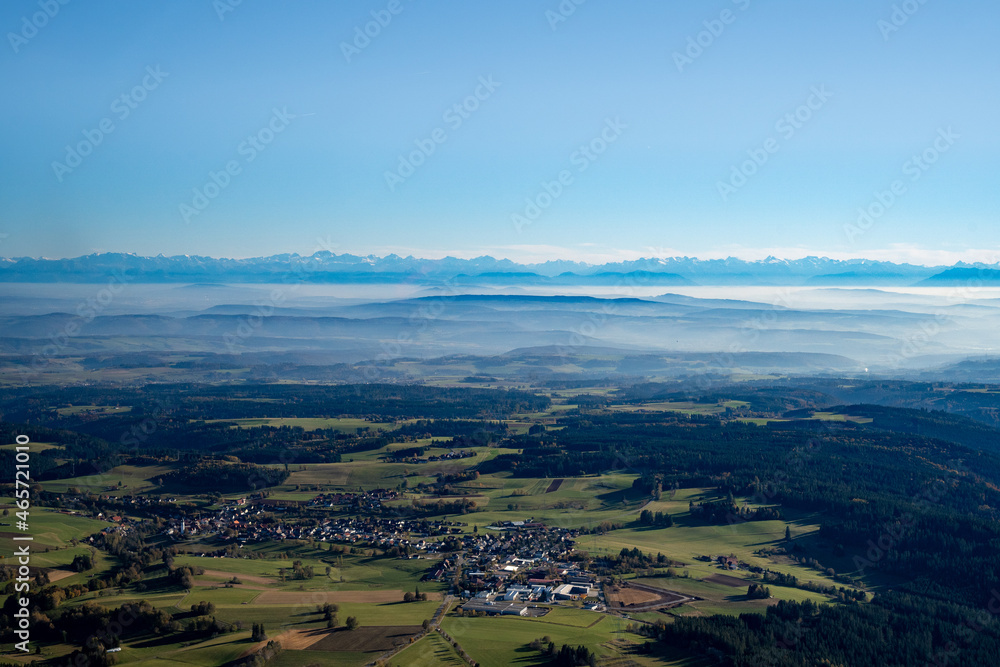 Alpensicht über dem Schwarzwald - Luftbild
