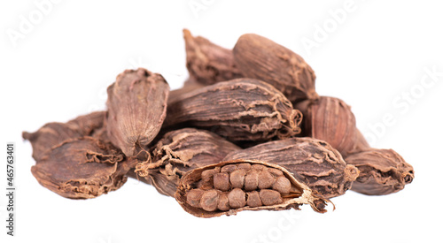 Fotografía Heap of black cardamom pods isolated on white background