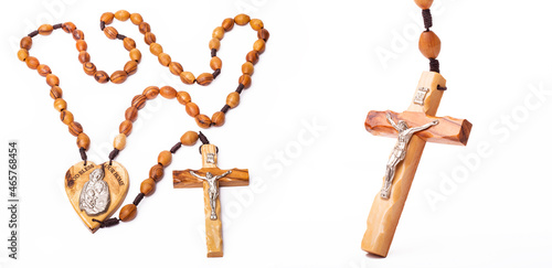 Obraz na plátně Traditional christian holy religious symbol  wooden rosary isolated on white bac