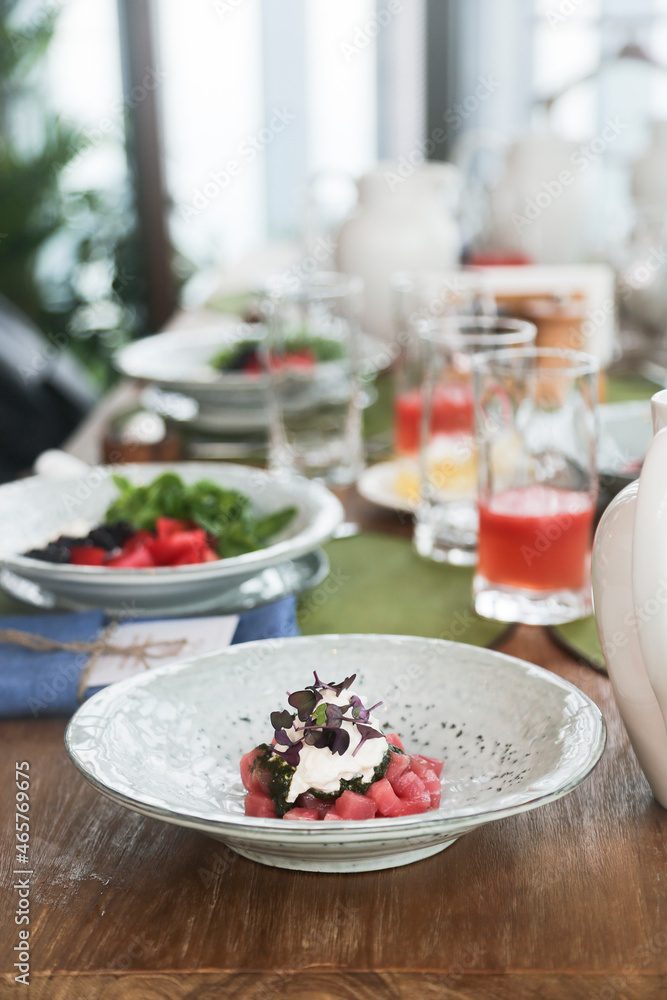 Tuna tartare with fresh cheese Tuna tartare with fresh cheese