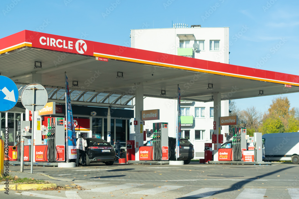 sosnowiec-poland-28-10-2021-circle-k-petrol-station-in-sosnowiec