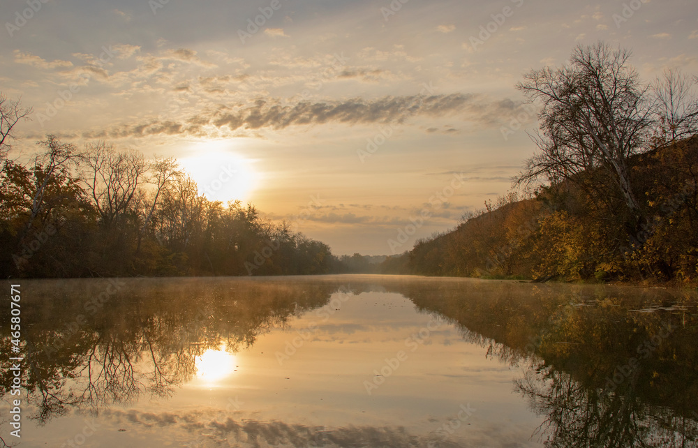 Beautiful landscapes by the reservoir Beautiful landscapes by the reservoir