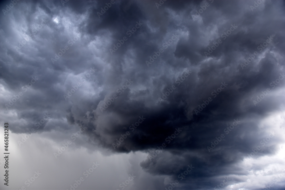 Obraz premium Blue and white cumulus storm clouds thunderstorm landscape