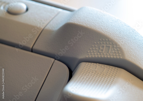 Rear buttons and triggers of a white gamepad © Christoph