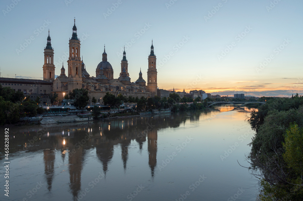 images of the basilica del pilar next to the ebro river