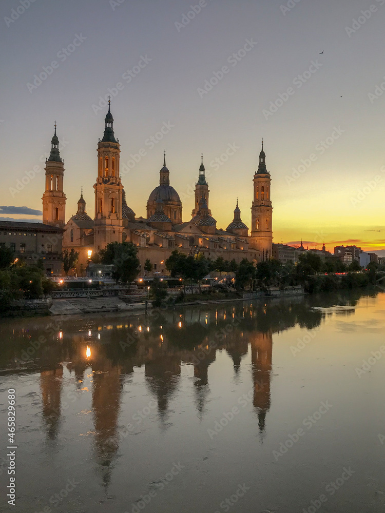 images of the basilica del pilar next to the ebro river