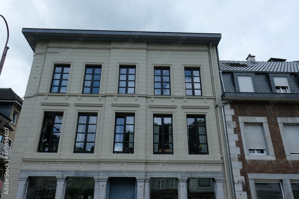 FU 2020-07-26 Belgien ruck 67 Fassade eines alten Hauses