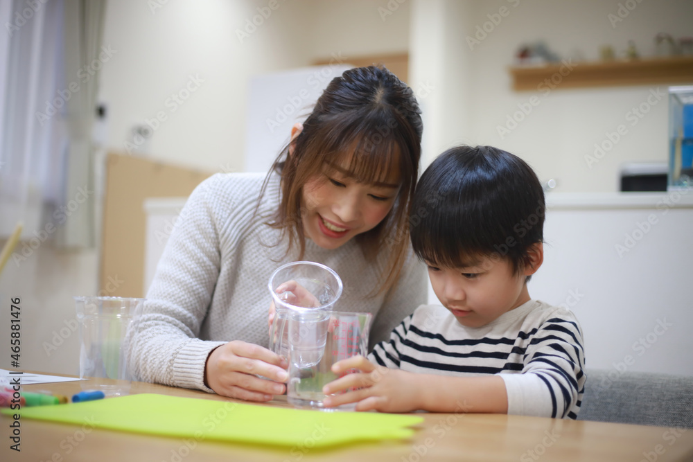 スライムを作る親子 スライムを作る親子