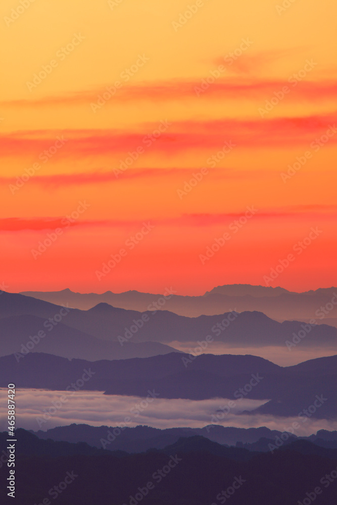 妙義山などの山並みと雲海と朝焼け, 白馬村,北安曇郡,長野県 妙義山などの山並みと雲海と朝焼け, 白馬村,北安曇郡,長野県