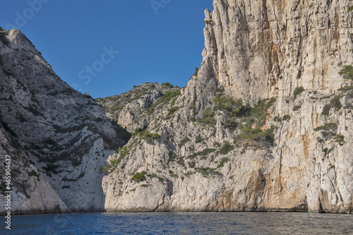 les calanques de Cassis vue de la mer