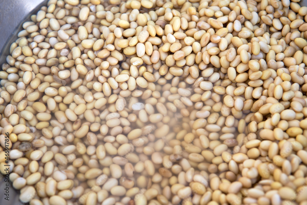 Naklejka premium Soaked soybeans close-up