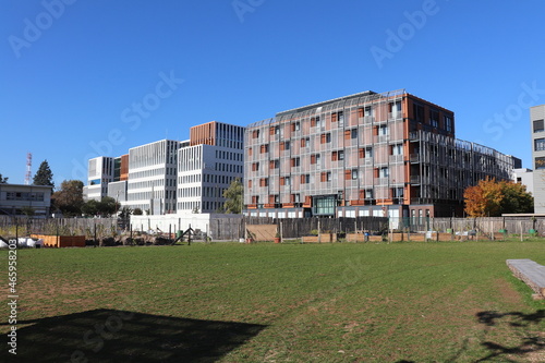 Immeuble de bureaux moderne dans la zone d'aménagement des Girondins, quartier de Gerland, ville de Lyon, departement du Rhone, France © ERIC