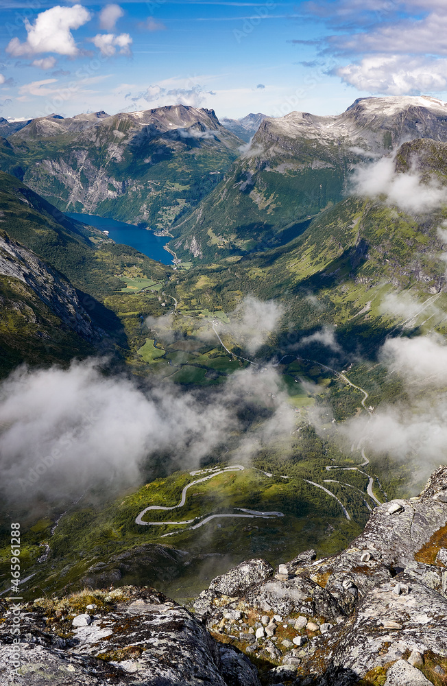 Obraz premium View towards Geiranger from Dalsnibba, Norway