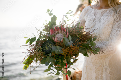 сухоцветы букет цветов свадебный кувшинка лотос на берегу моря