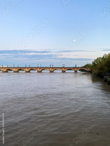 Pont de Pierre sur la Garonne à Bordeaux, Gironde
